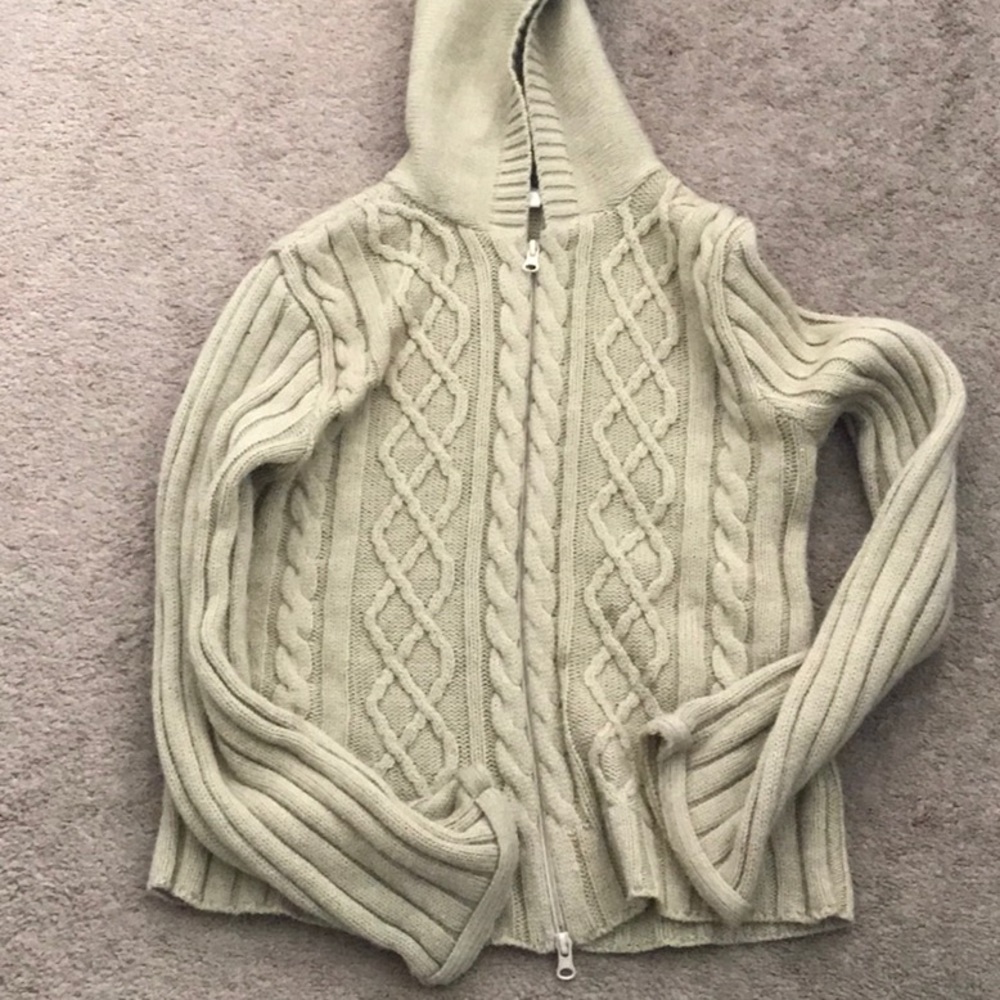 Pretty knitted hoodie